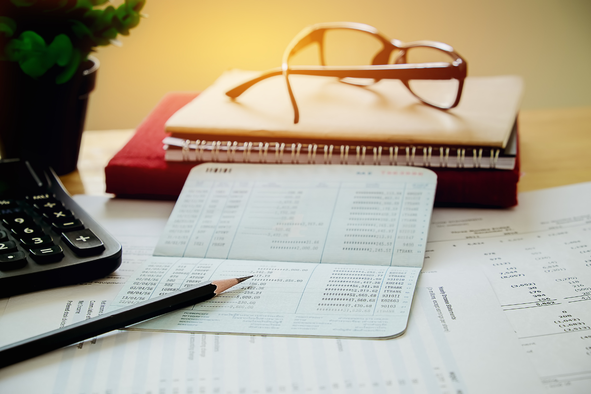 The Differences Between Banks and Licensed Loan Agency in Singapore